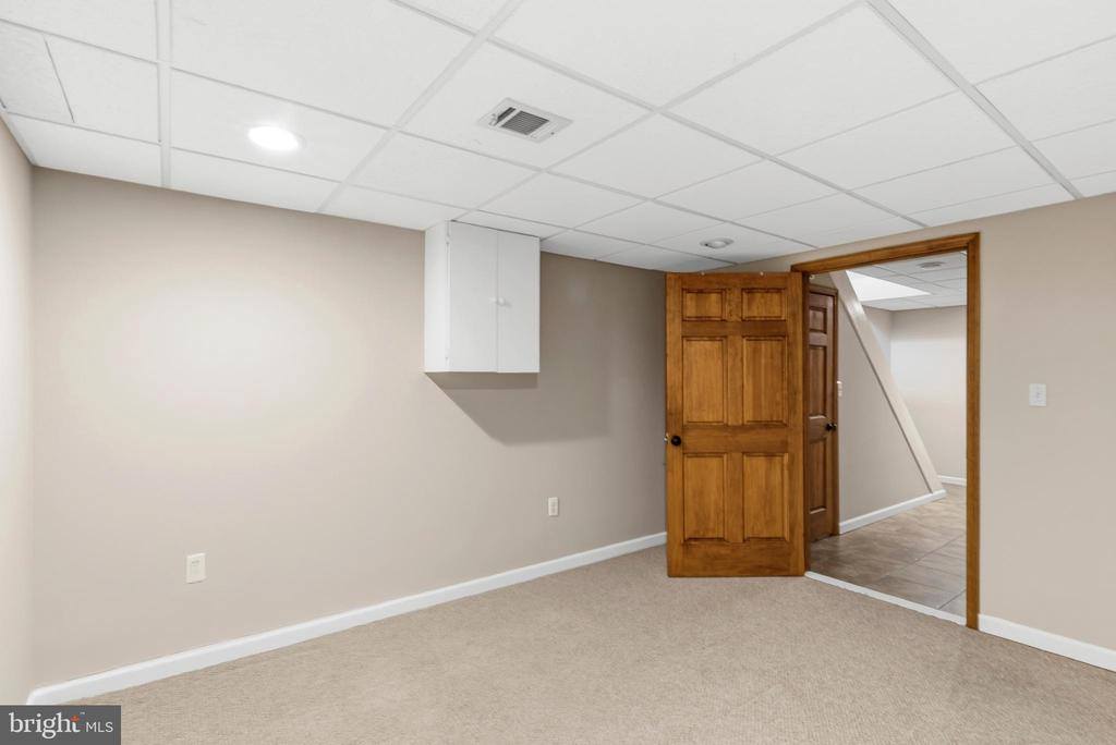 700 South Ellwood Avenue, Baltimore, MD 21224