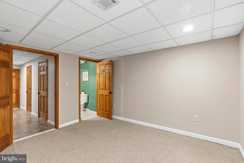 700 South Ellwood Avenue, Baltimore, MD 21224