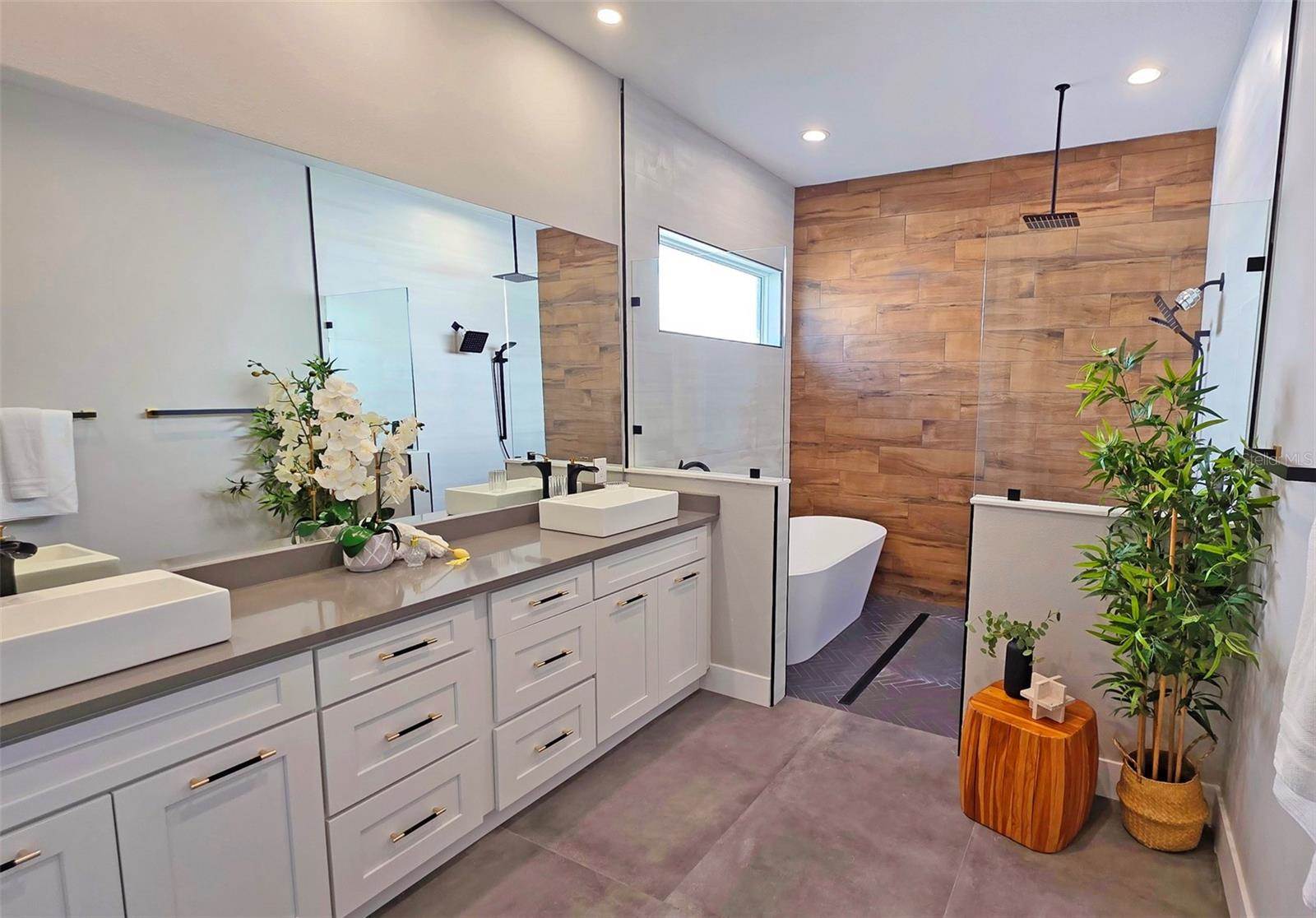 2475 Bay Street, Sarasota, FL 34237