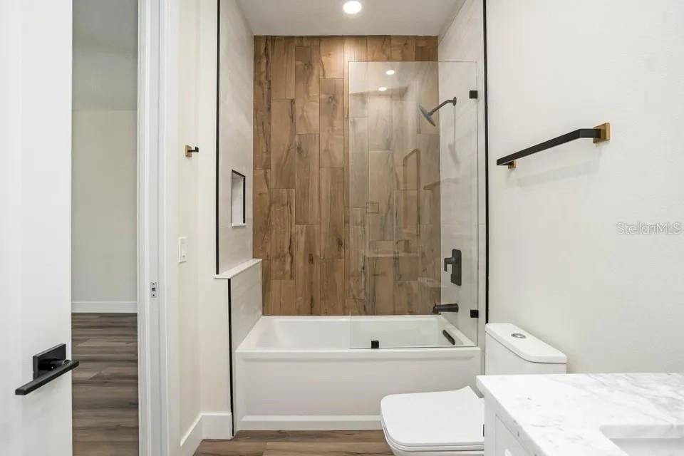 2475 Bay Street, Sarasota, FL 34237