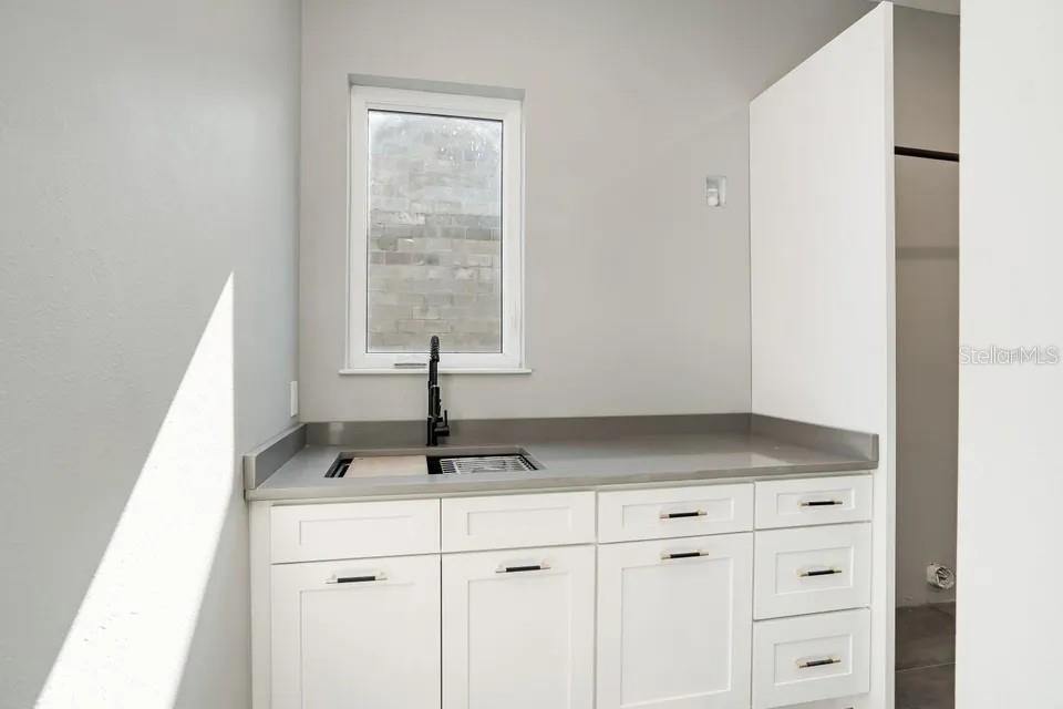 2475 Bay Street, Sarasota, FL 34237