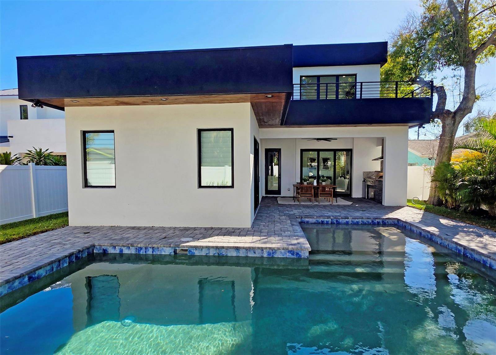 2475 Bay Street, Sarasota, FL 34237