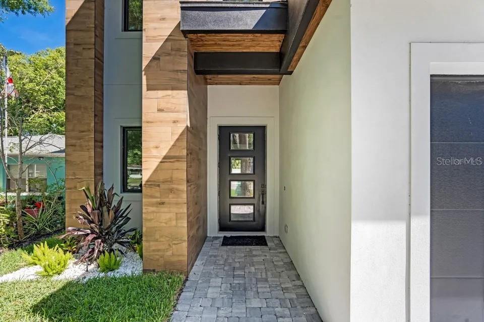 2475 Bay Street, Sarasota, FL 34237