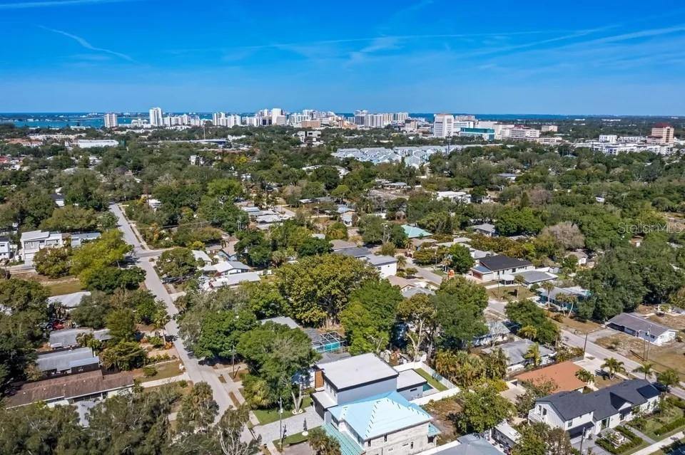 2475 Bay Street, Sarasota, FL 34237