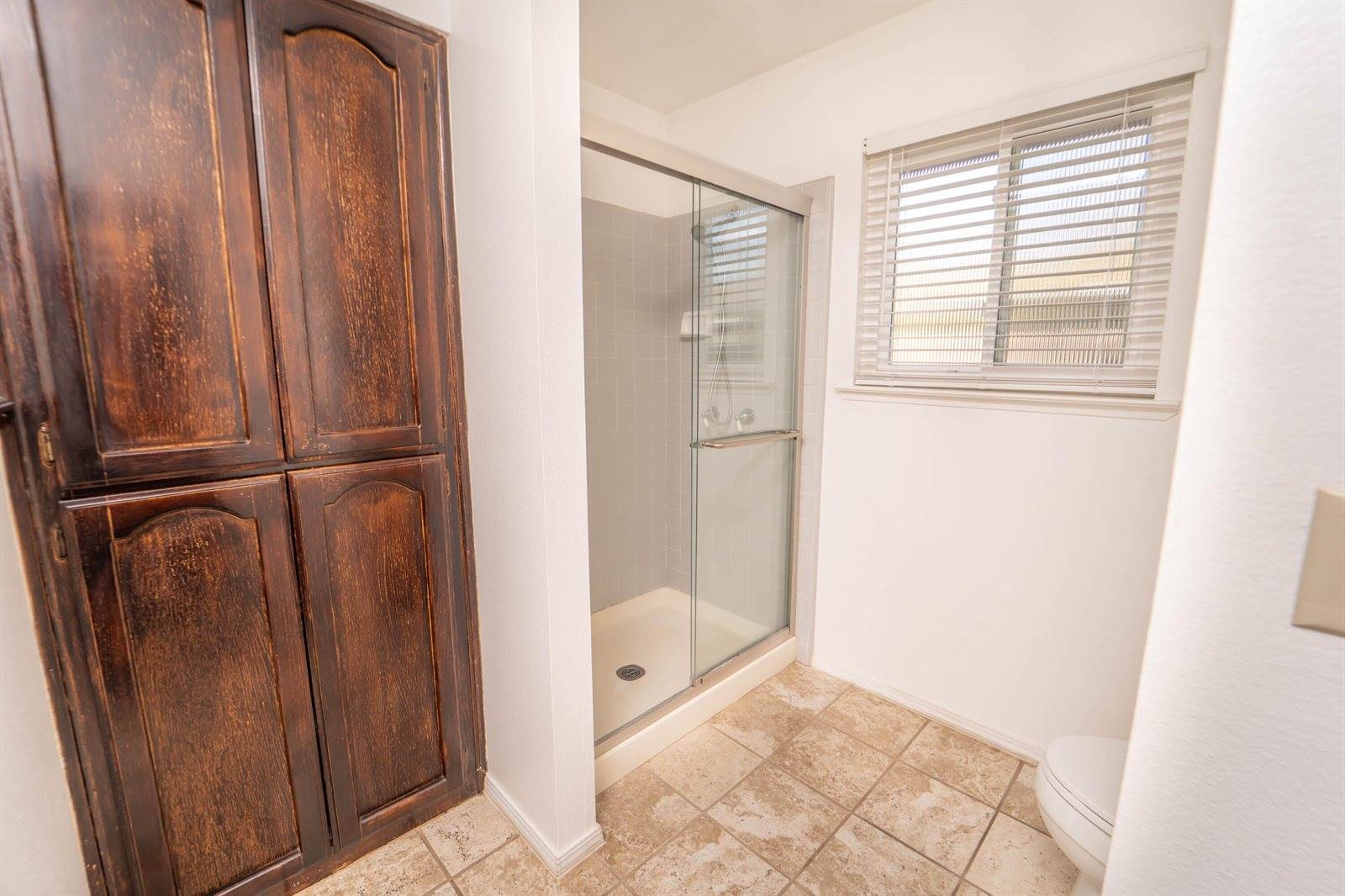 926 Birchwood Court, Hanford, CA 93230