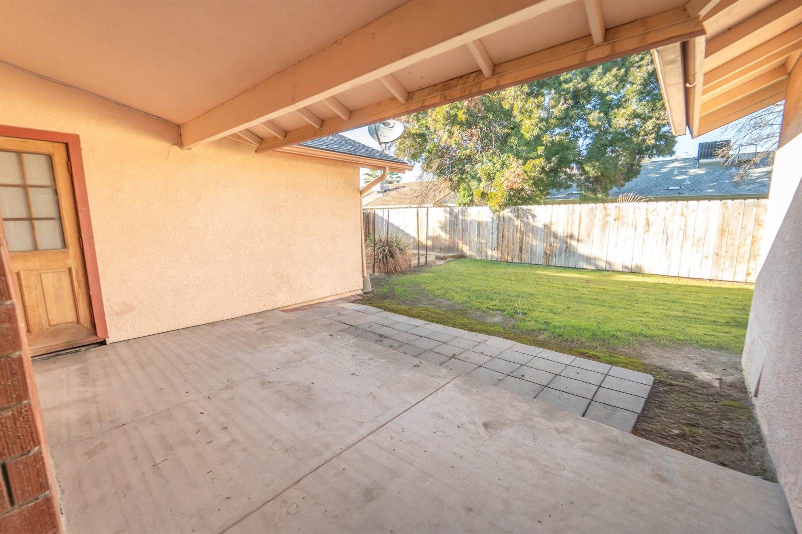 926 Birchwood Court, Hanford, CA 93230