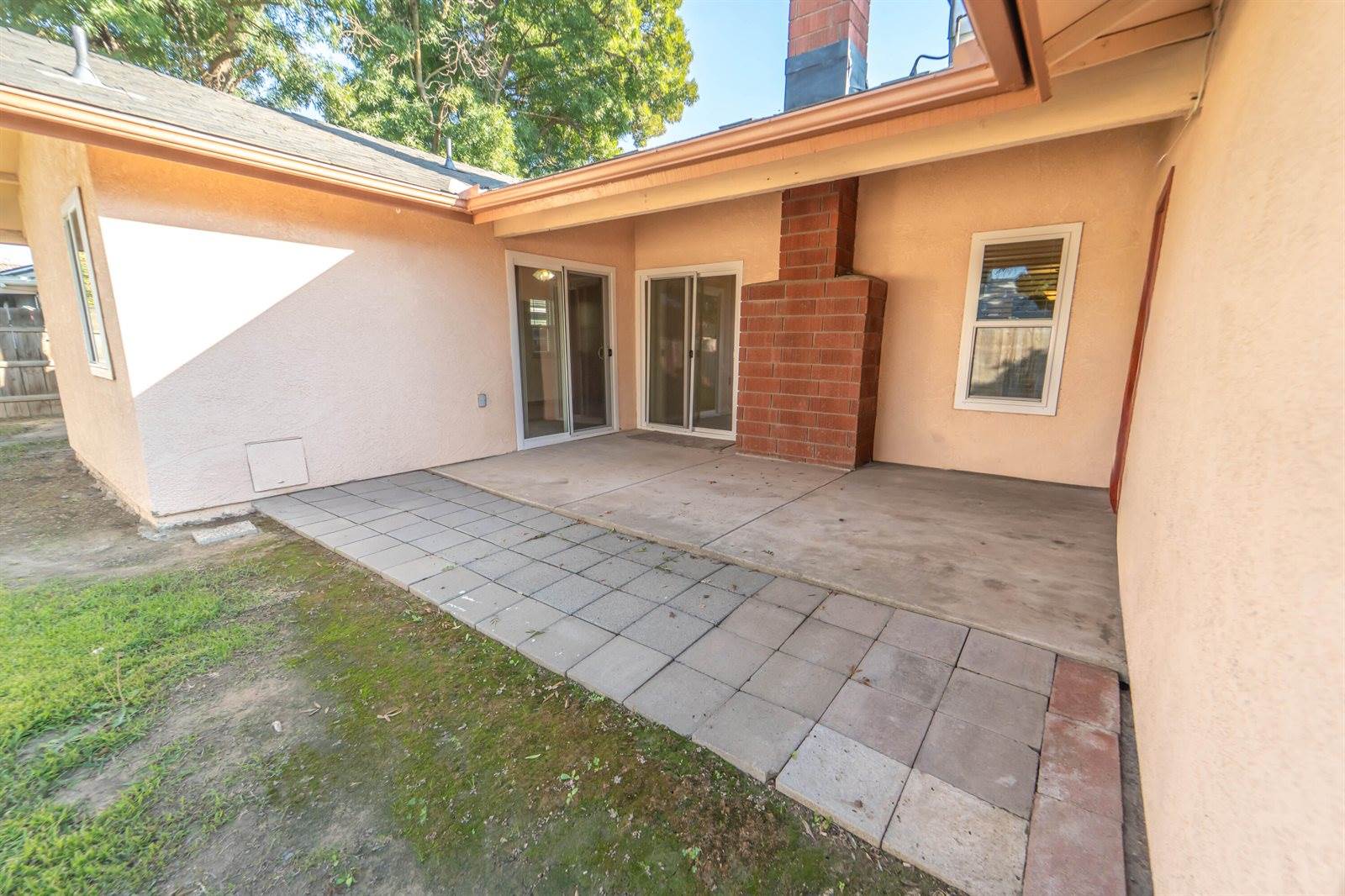 926 Birchwood Court, Hanford, CA 93230