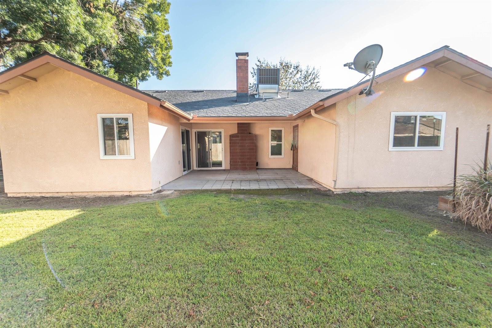 926 Birchwood Court, Hanford, CA 93230