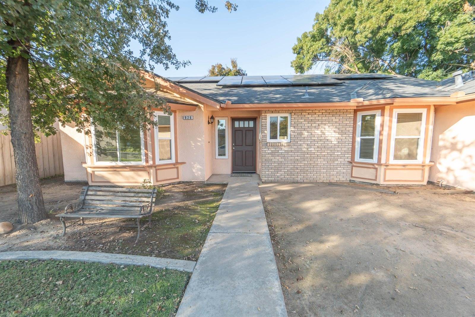 926 Birchwood Court, Hanford, CA 93230