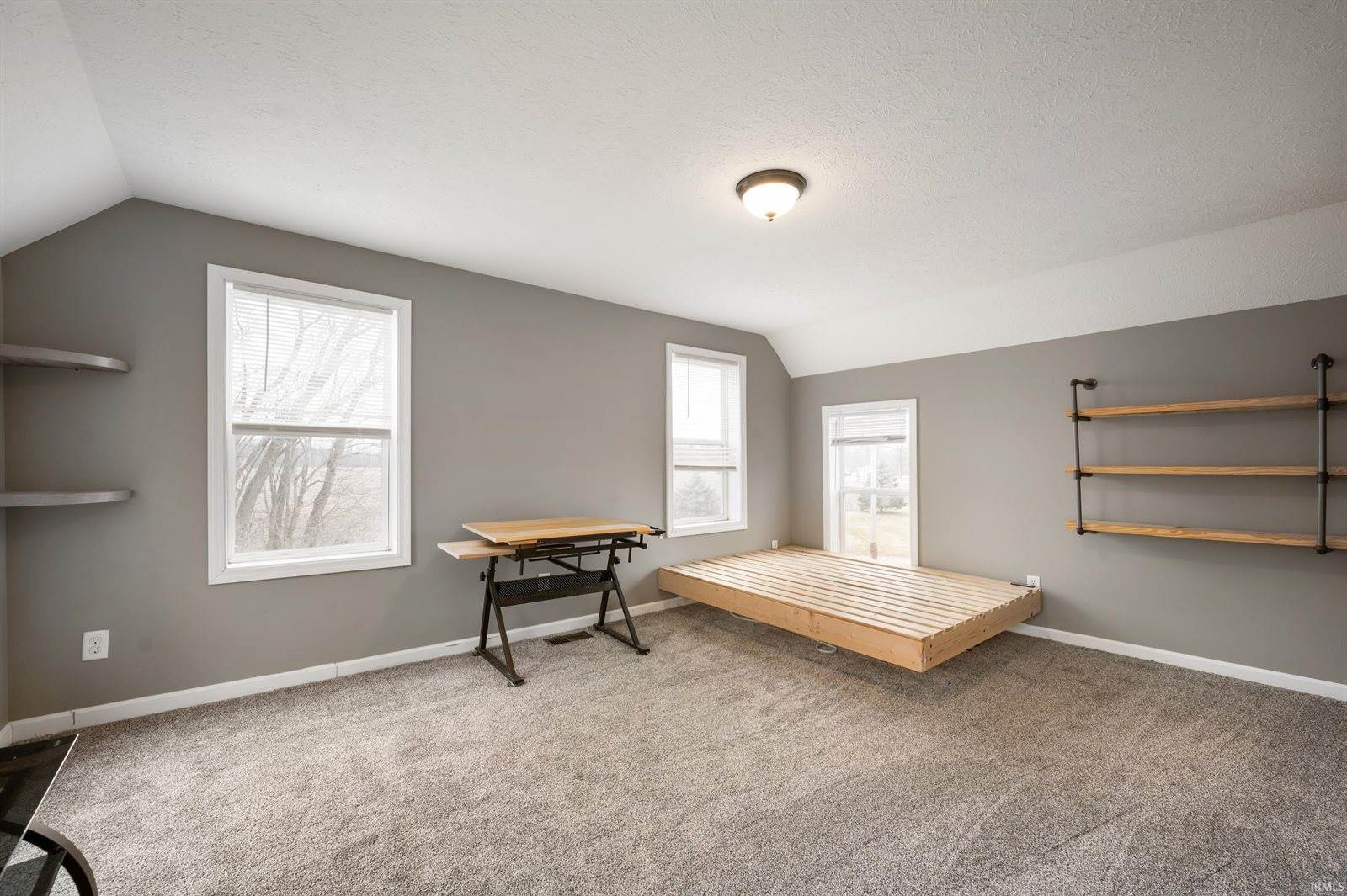 2660 S Benegar Avenue, Yorktown, IN 47396