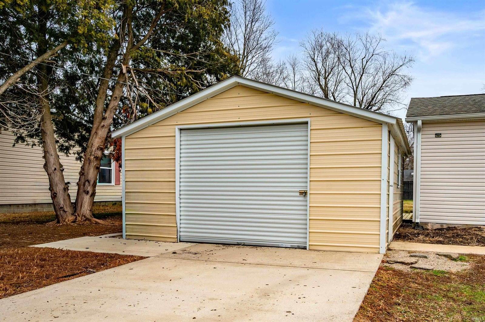 2660 S Benegar Avenue, Yorktown, IN 47396