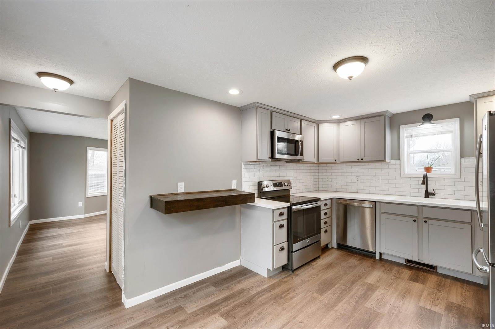 2660 S Benegar Avenue, Yorktown, IN 47396