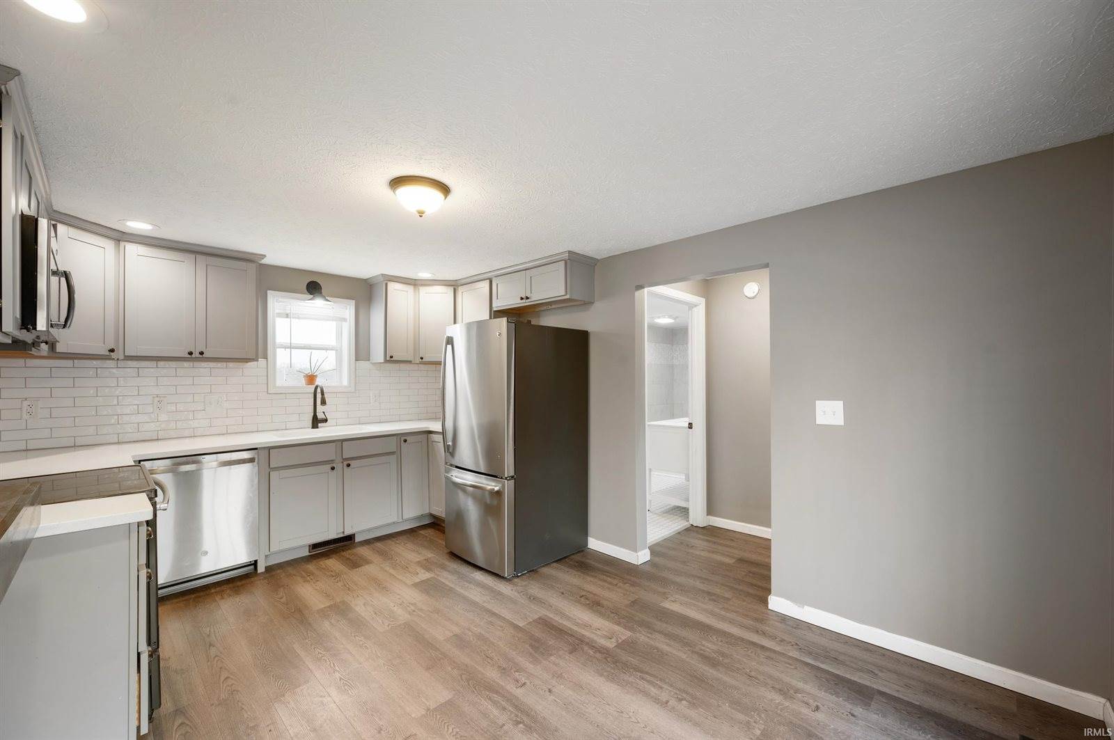 2660 S Benegar Avenue, Yorktown, IN 47396