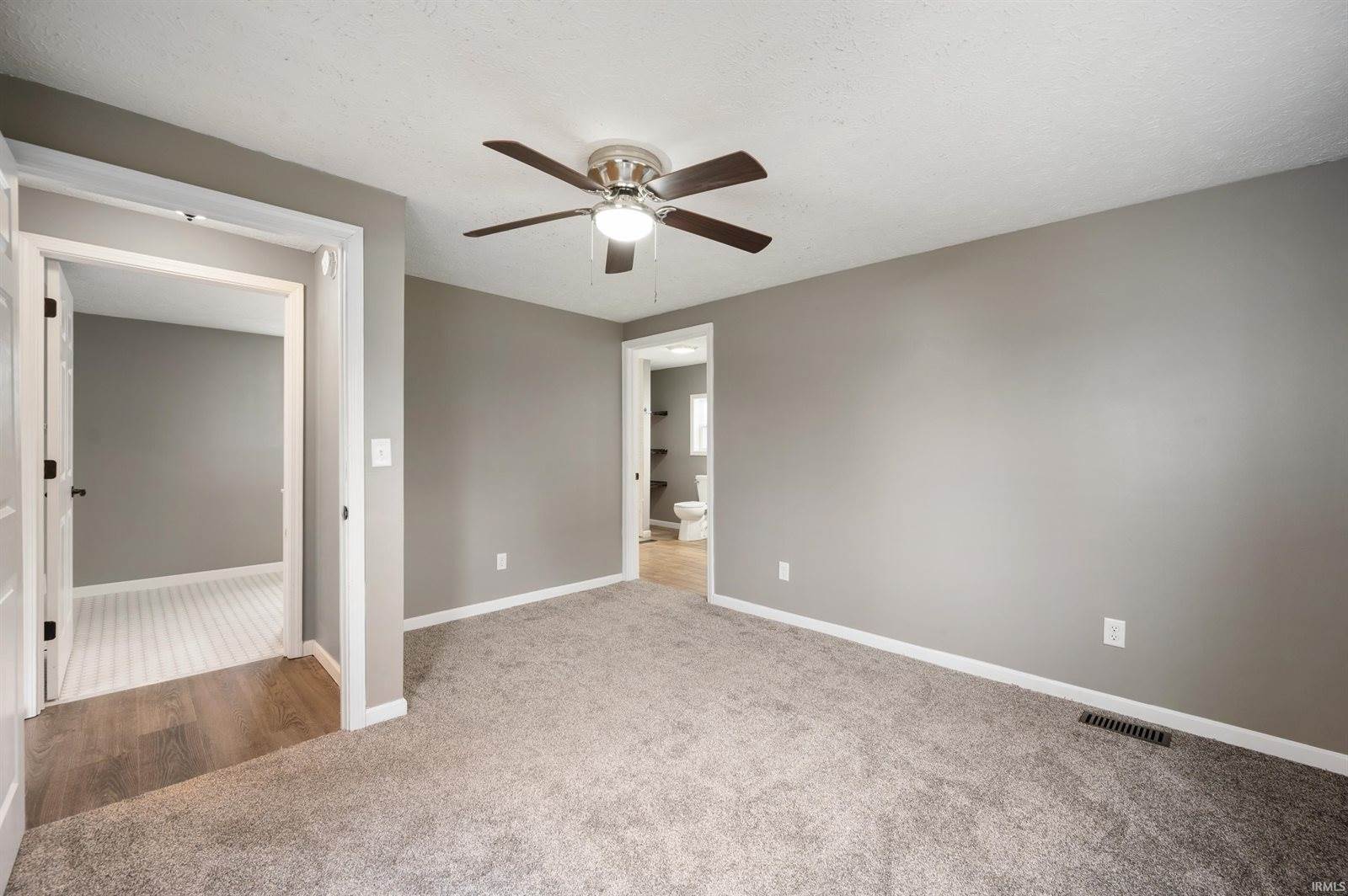 2660 S Benegar Avenue, Yorktown, IN 47396