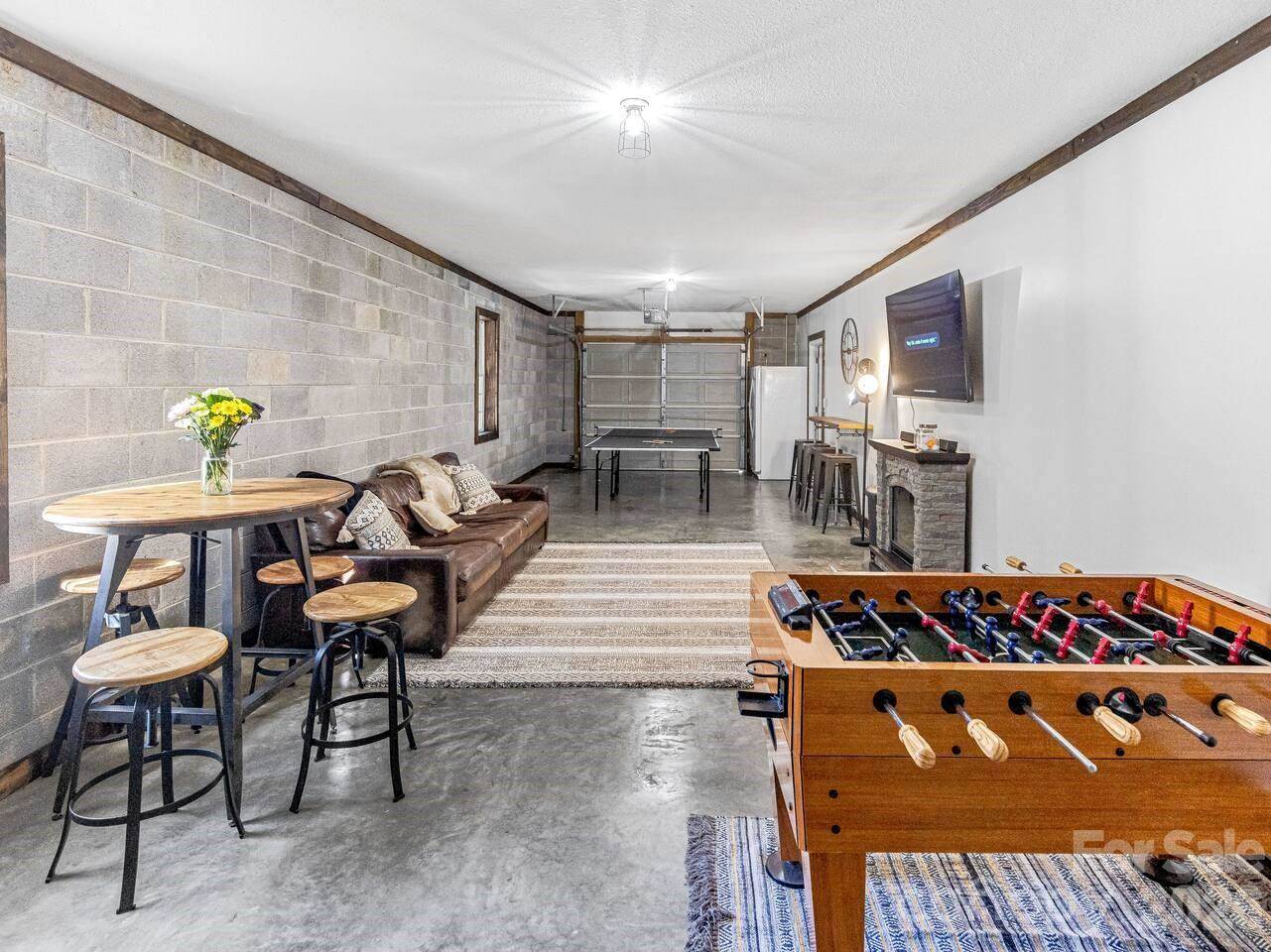 4973 US Hwy 176, Saluda, NC 28773