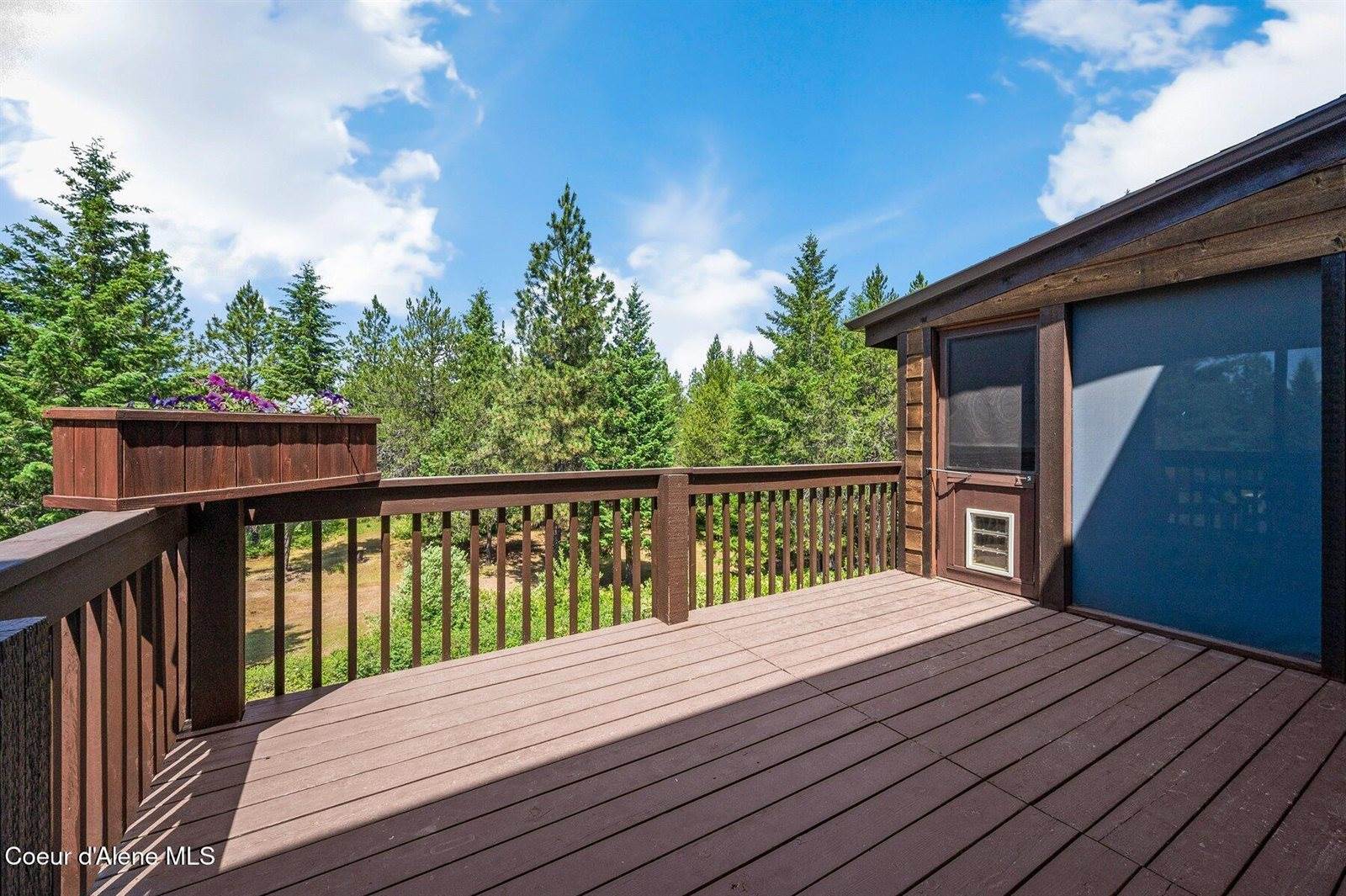 9067 West Coeur D Alene Dr, Spirit Lake, ID 83869