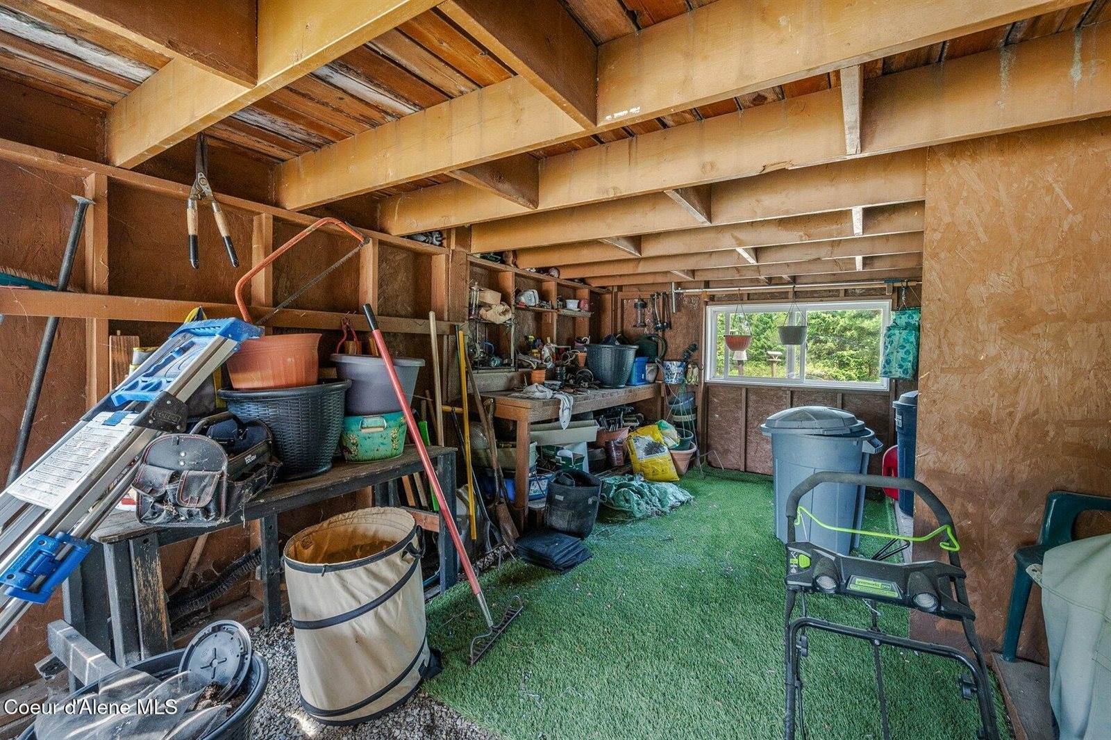 9067 West Coeur D Alene Dr, Spirit Lake, ID 83869