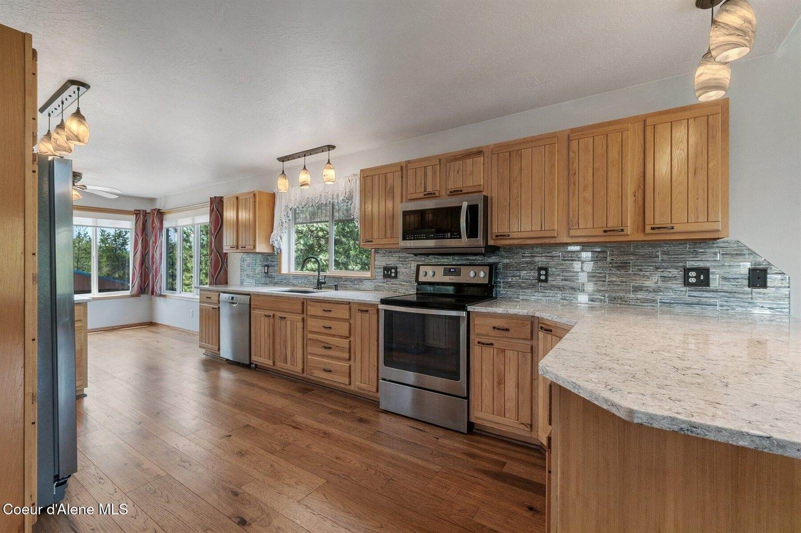 9067 West Coeur D Alene Dr, Spirit Lake, ID 83869