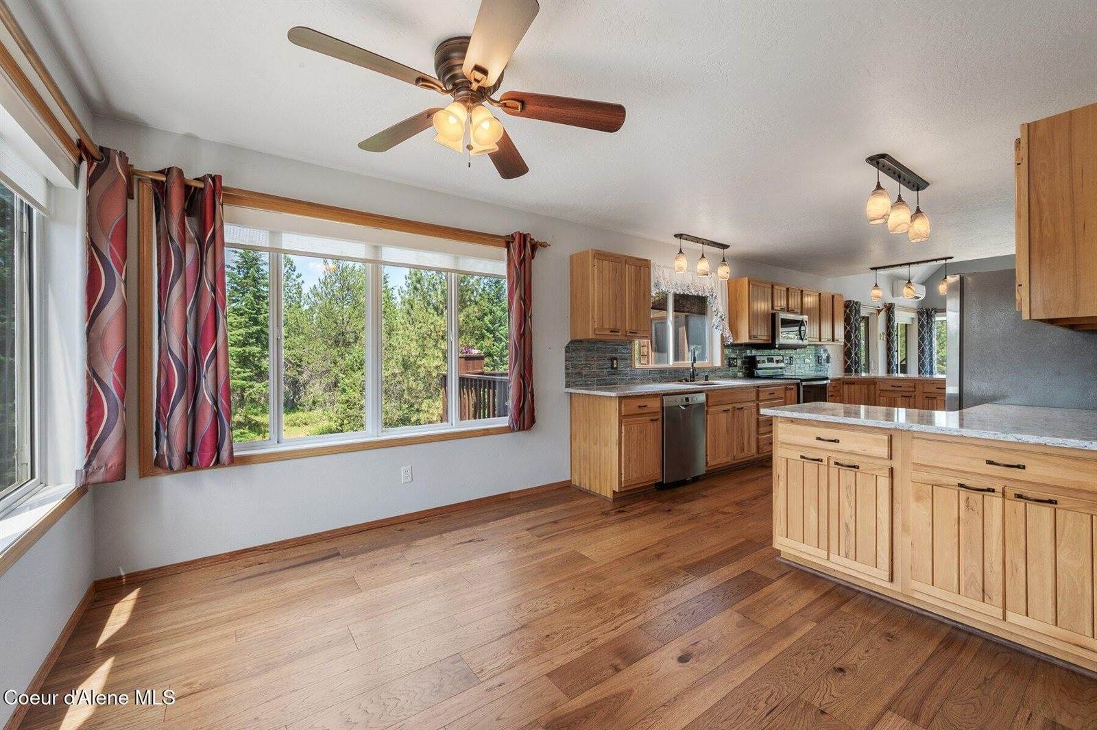 9067 West Coeur D Alene Dr, Spirit Lake, ID 83869