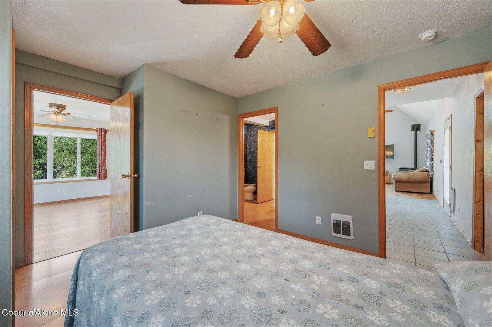 9067 West Coeur D Alene Dr, Spirit Lake, ID 83869