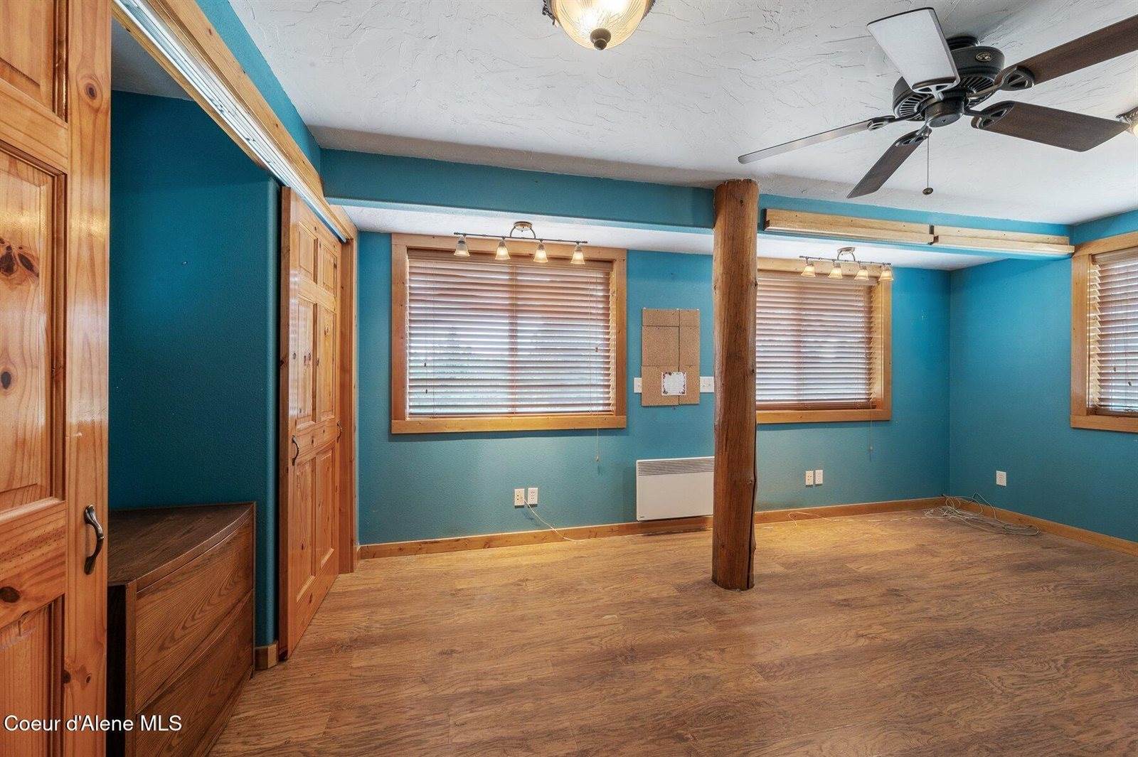 9067 West Coeur D Alene Dr, Spirit Lake, ID 83869