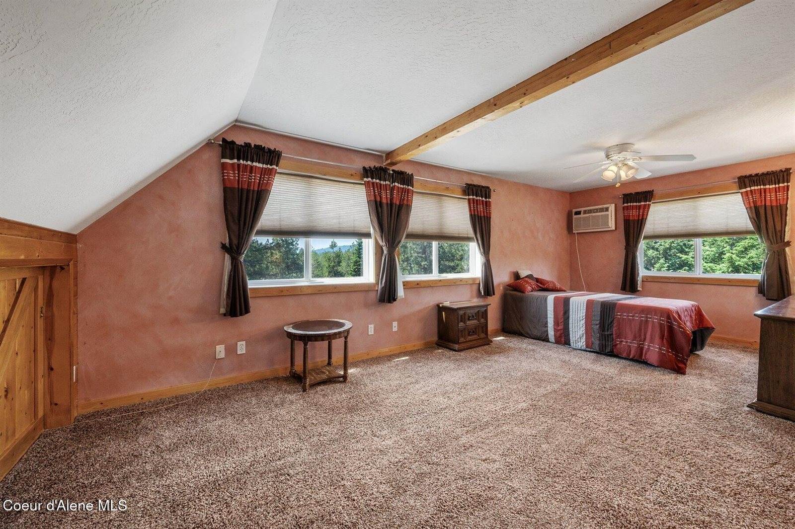 9067 West Coeur D Alene Dr, Spirit Lake, ID 83869