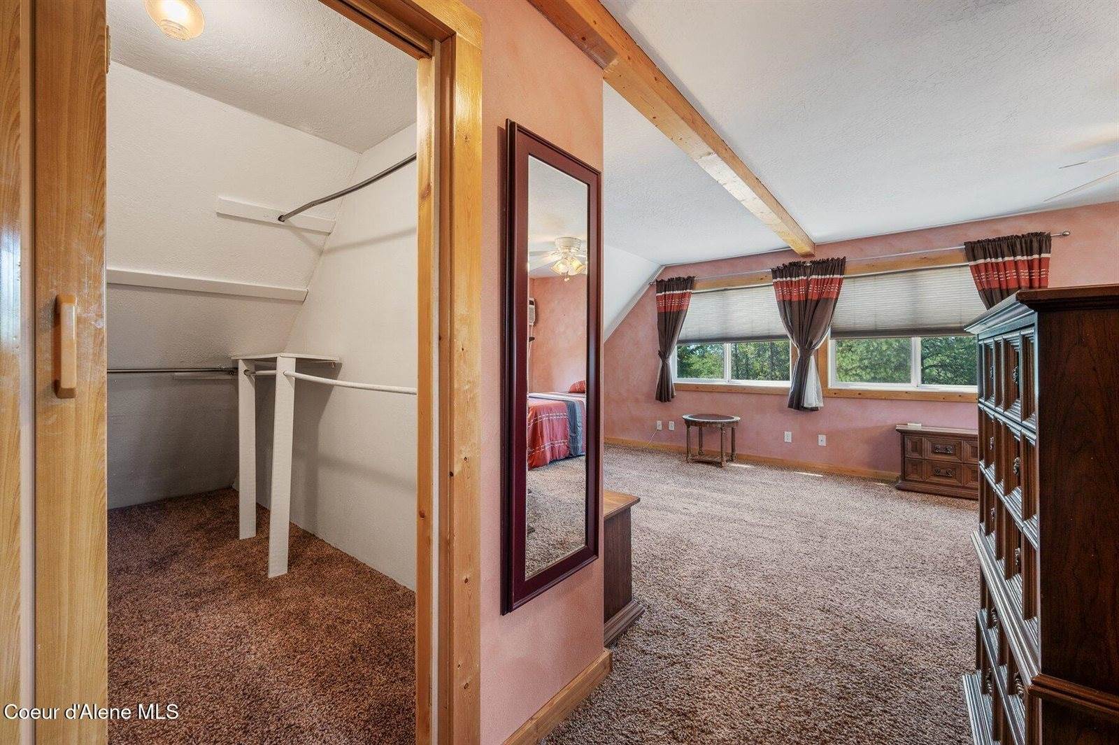 9067 West Coeur D Alene Dr, Spirit Lake, ID 83869