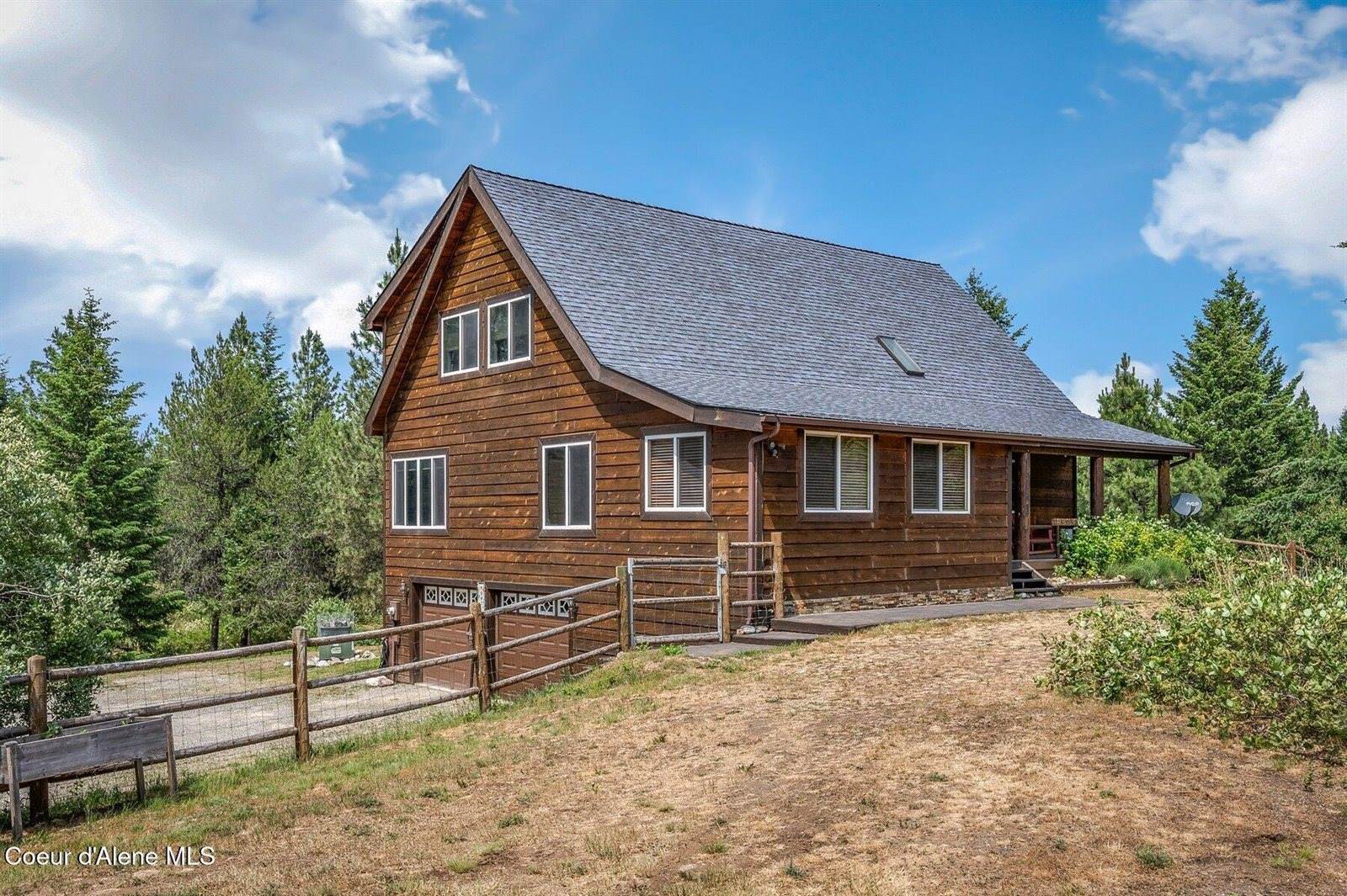 9067 West Coeur D Alene Dr, Spirit Lake, ID 83869