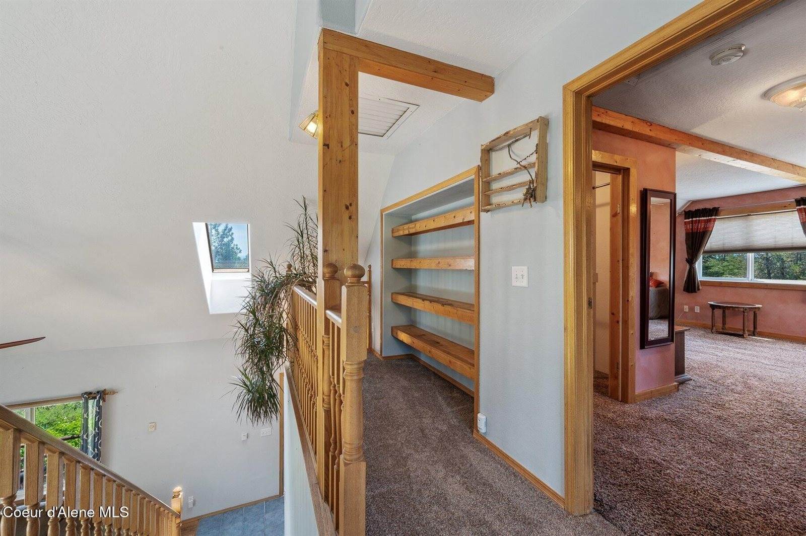 9067 West Coeur D Alene Dr, Spirit Lake, ID 83869