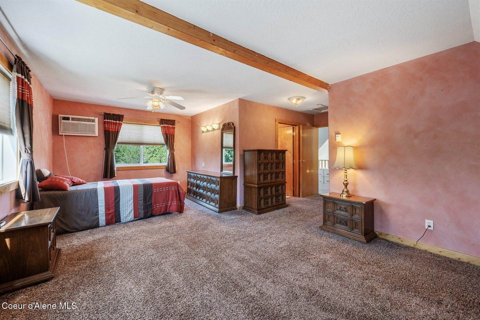 9067 West Coeur D Alene Dr, Spirit Lake, ID 83869