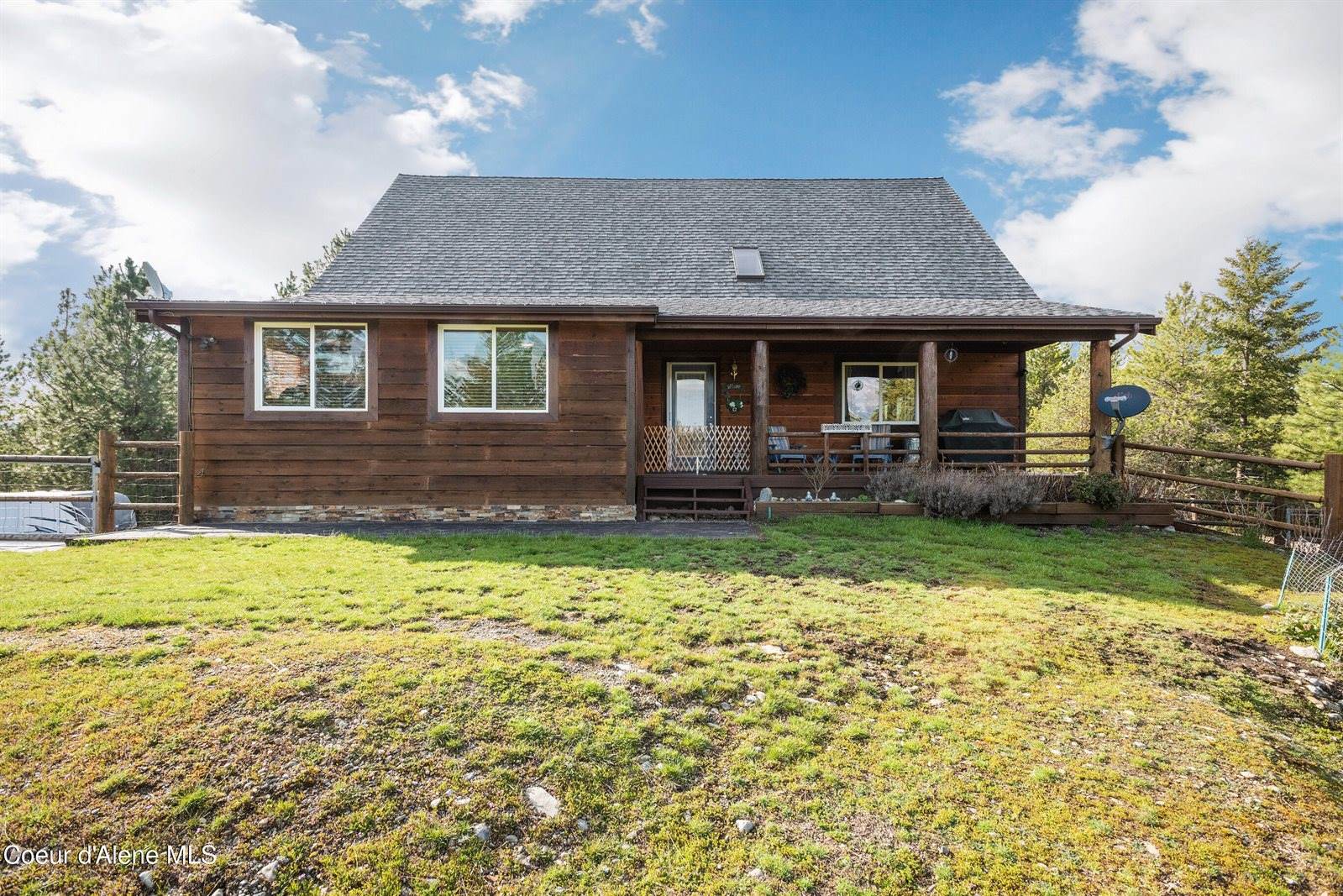 9067 West Coeur D Alene Dr, Spirit Lake, ID 83869