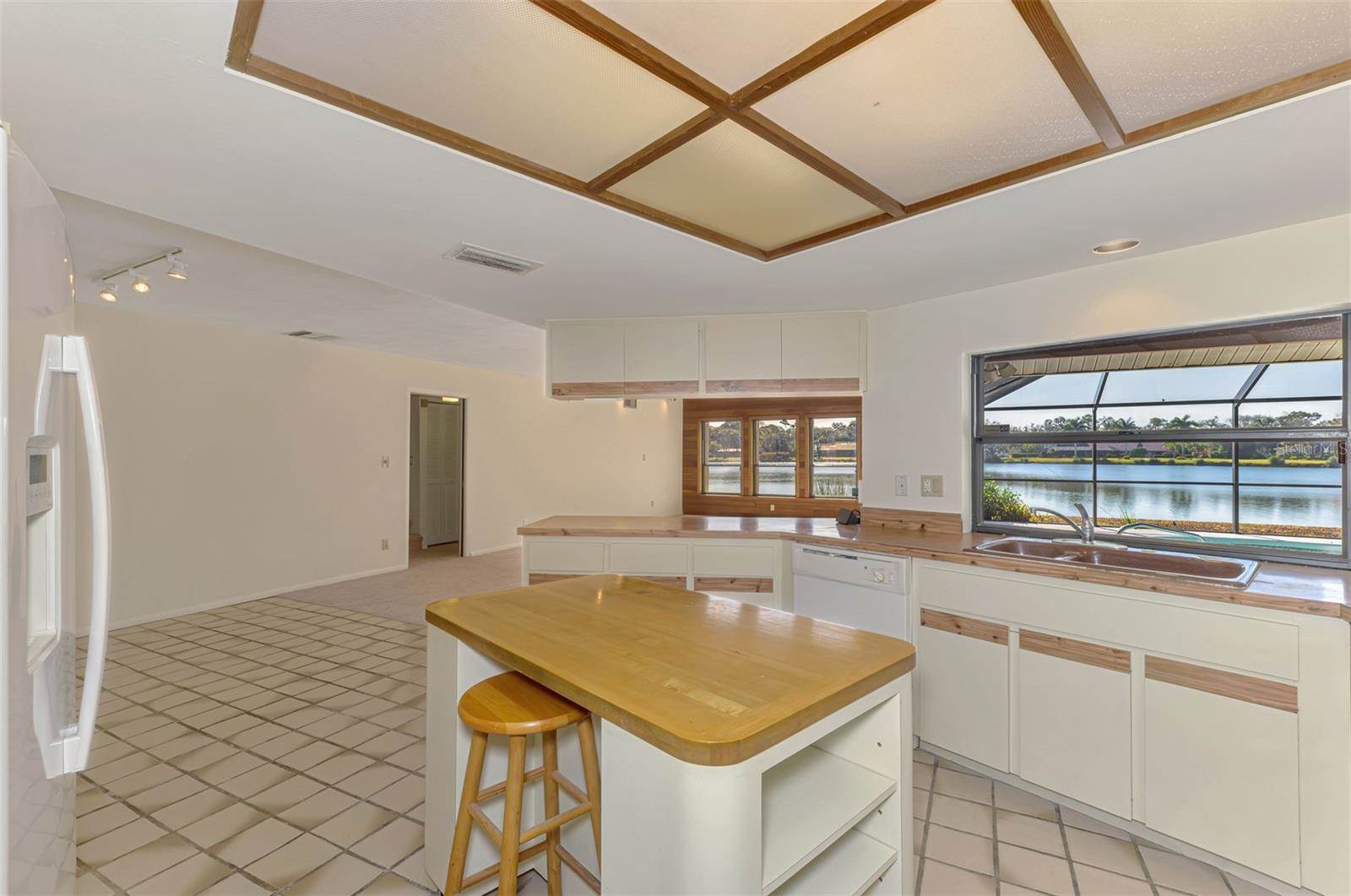 5028 Willow Leaf Way, Sarasota, FL 34241