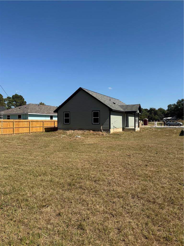 1706 Pine Street, Hearne, TX 77859