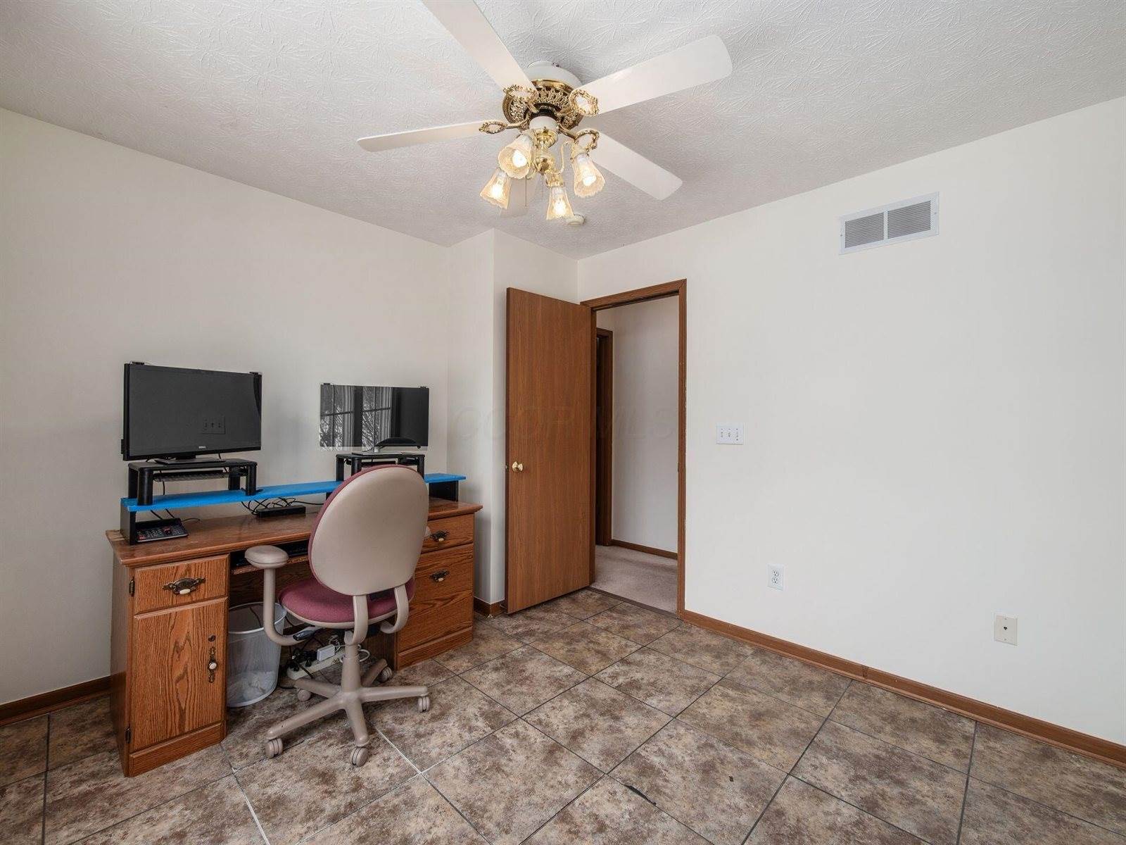 1195 Village Drive, Marysville, OH 43040