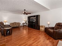 1195 Village Drive, Marysville, OH 43040