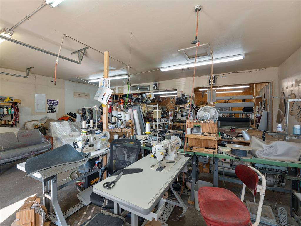 700 South Interstate Highway 45, Ennis, TX 75119