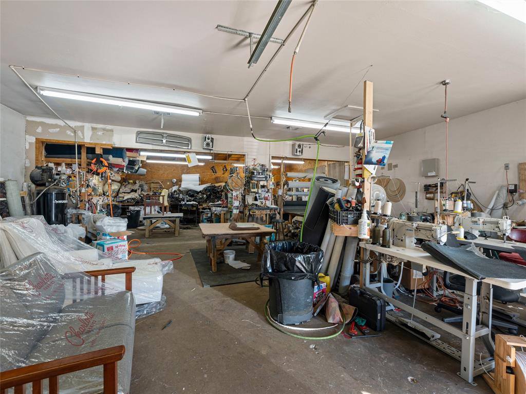 700 South Interstate Highway 45, Ennis, TX 75119