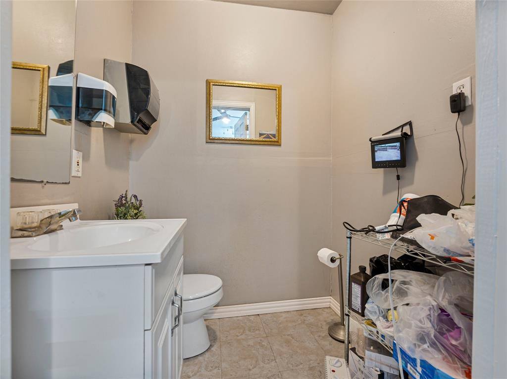 700 South Interstate Highway 45, Ennis, TX 75119