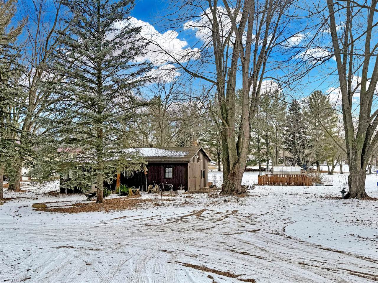 3197 South Baileyville Road, Freeport, IL 61032