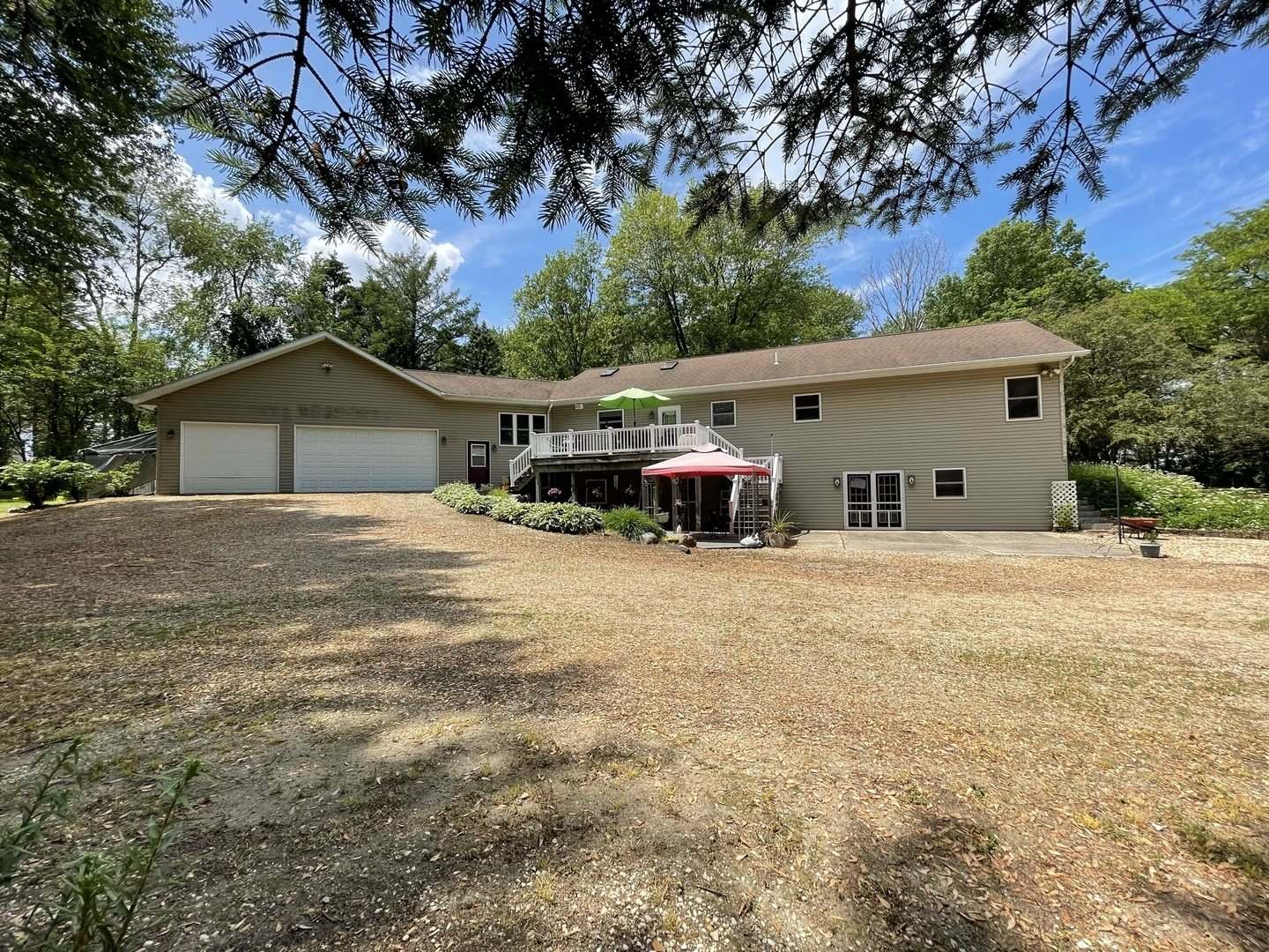 3197 South Baileyville Road, Freeport, IL 61032