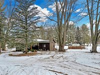 3197 South Baileyville Road, Freeport, IL 61032