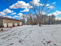 3197 South Baileyville Road, Freeport, IL 61032