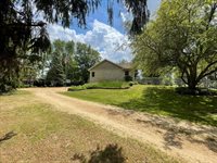 3197 South Baileyville Road, Freeport, IL 61032