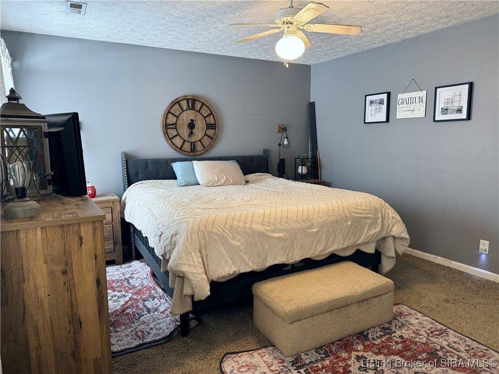 804 Twin Oaks Drive, Henryville, IN 47126