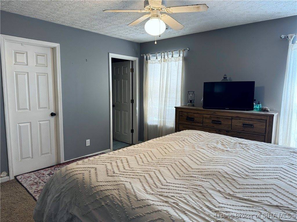 804 Twin Oaks Drive, Henryville, IN 47126