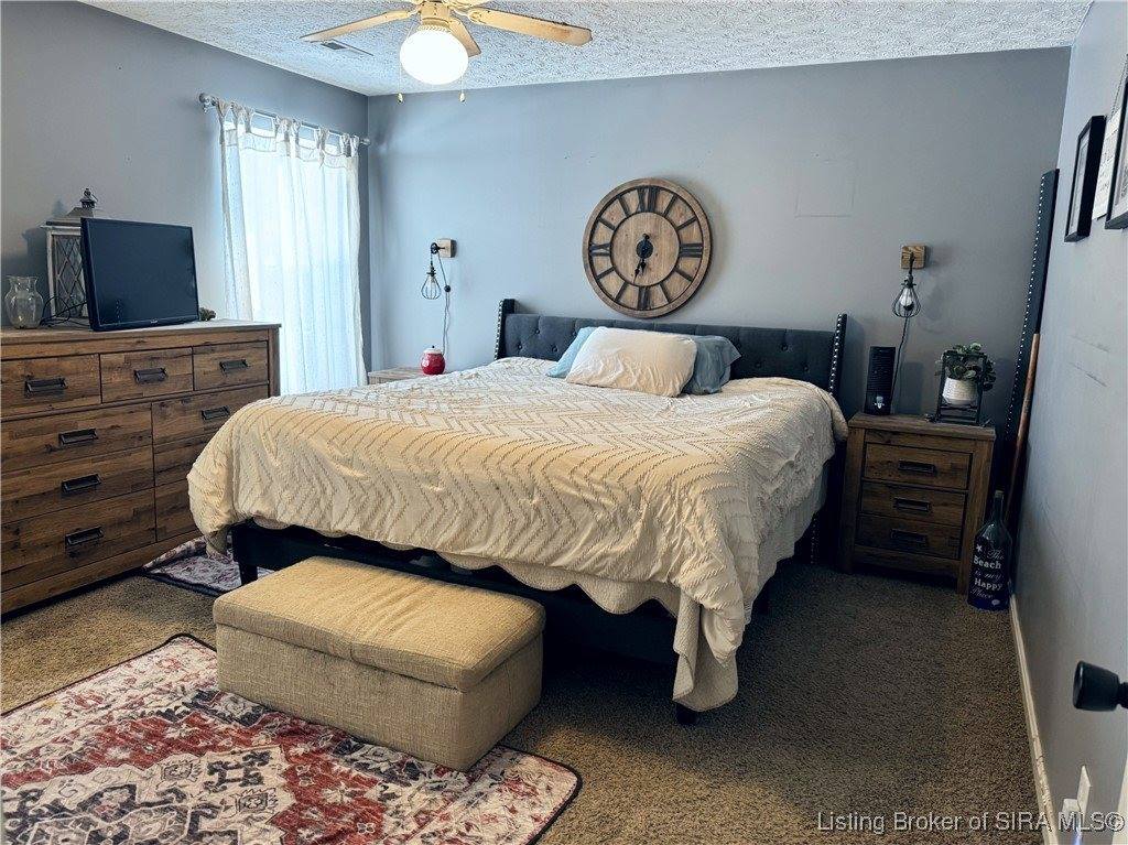804 Twin Oaks Drive, Henryville, IN 47126