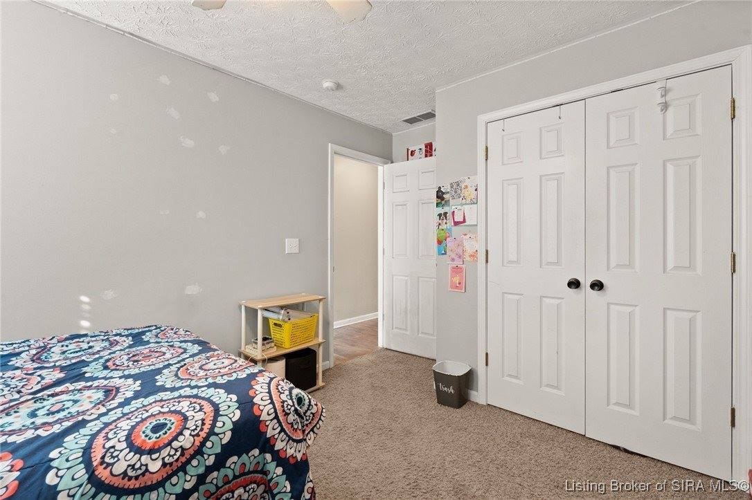 804 Twin Oaks Drive, Henryville, IN 47126