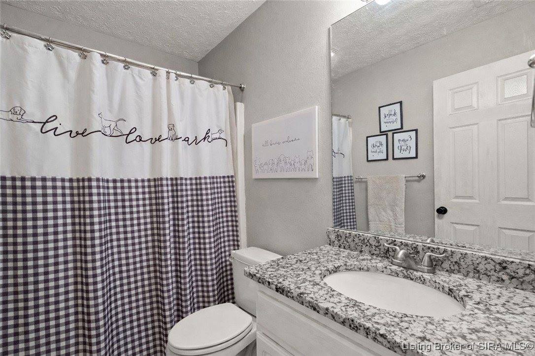 804 Twin Oaks Drive, Henryville, IN 47126