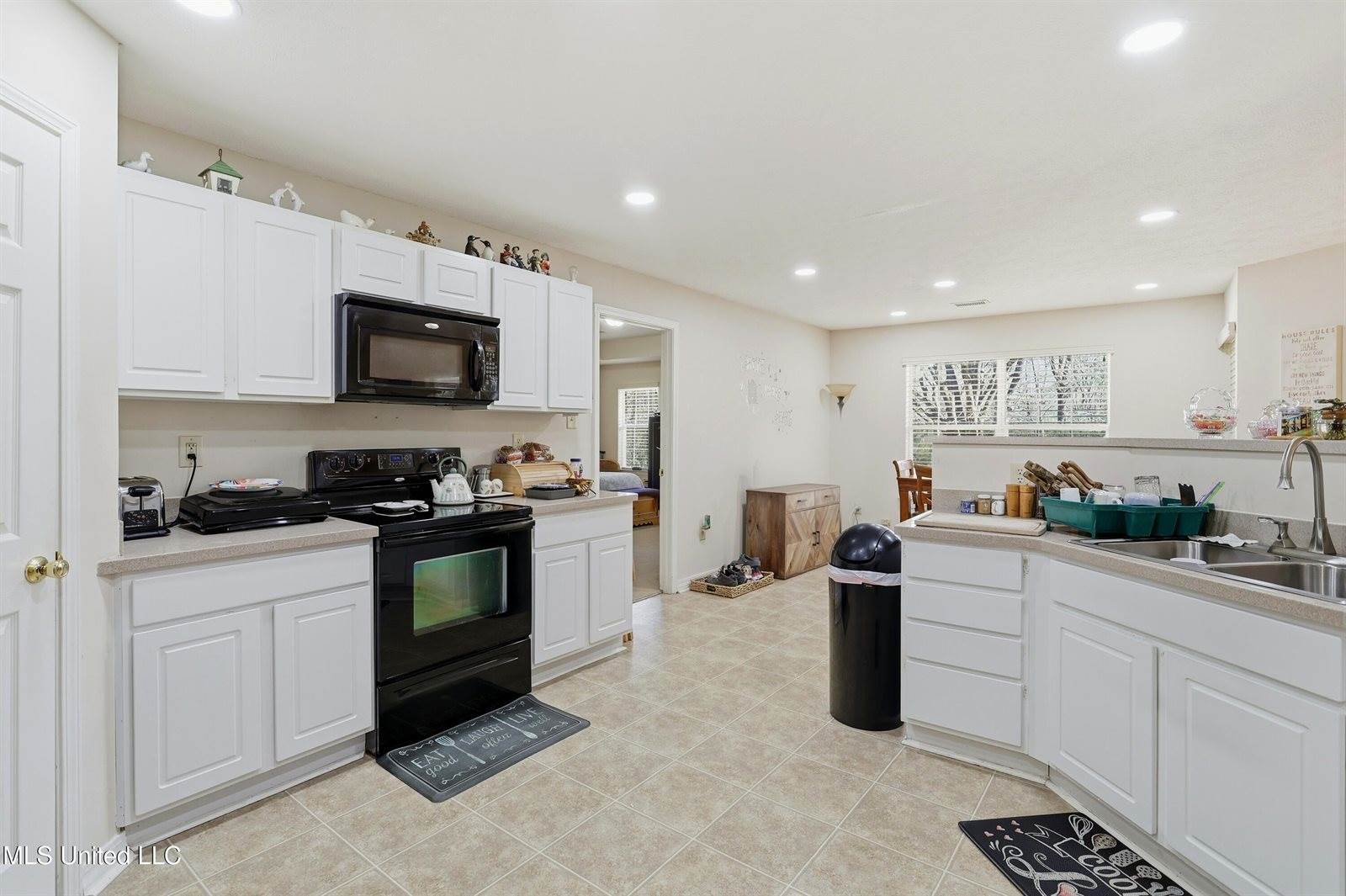 3945 Country Club Drive, Jackson, MS 39213