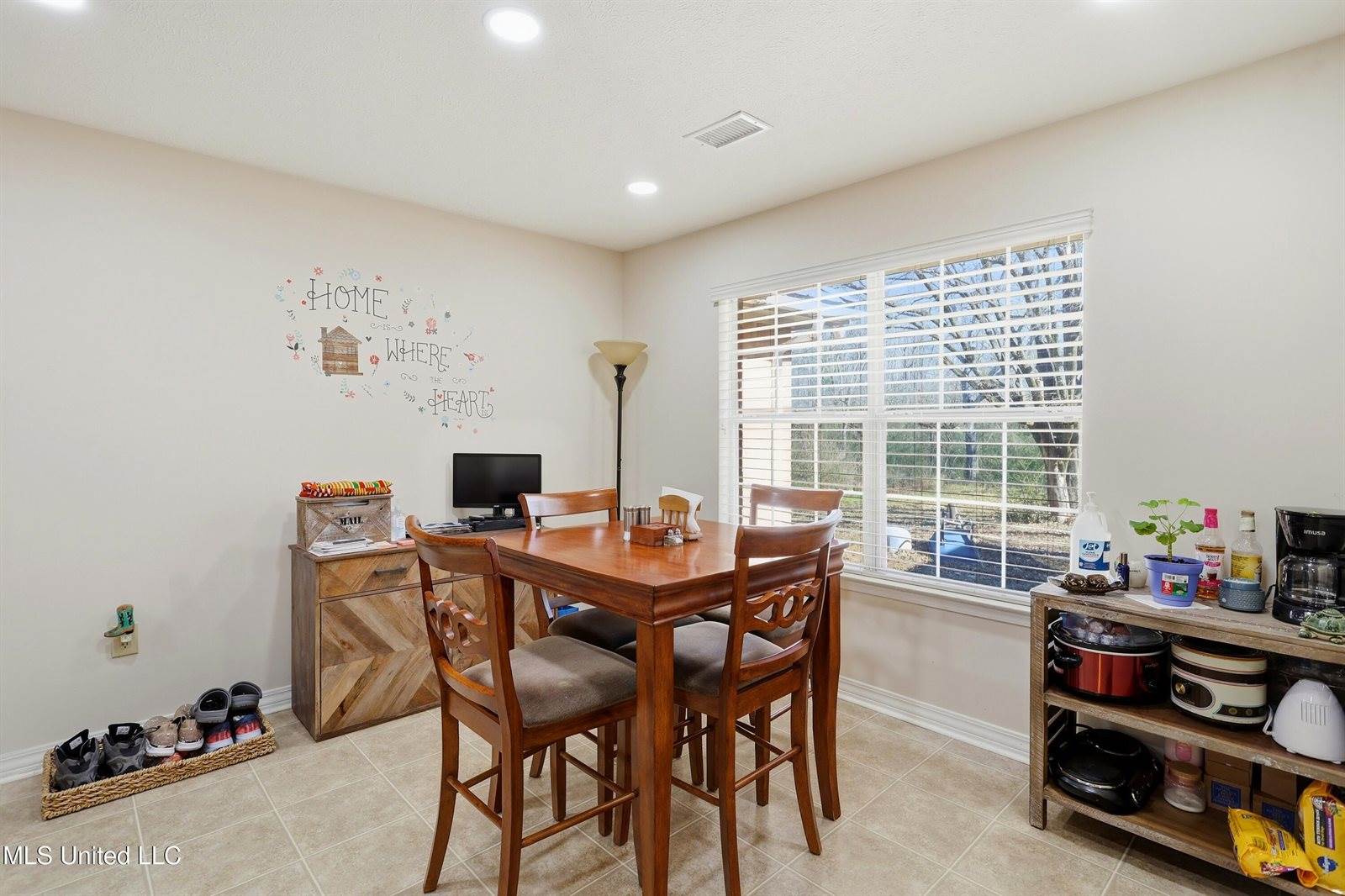 3945 Country Club Drive, Jackson, MS 39213